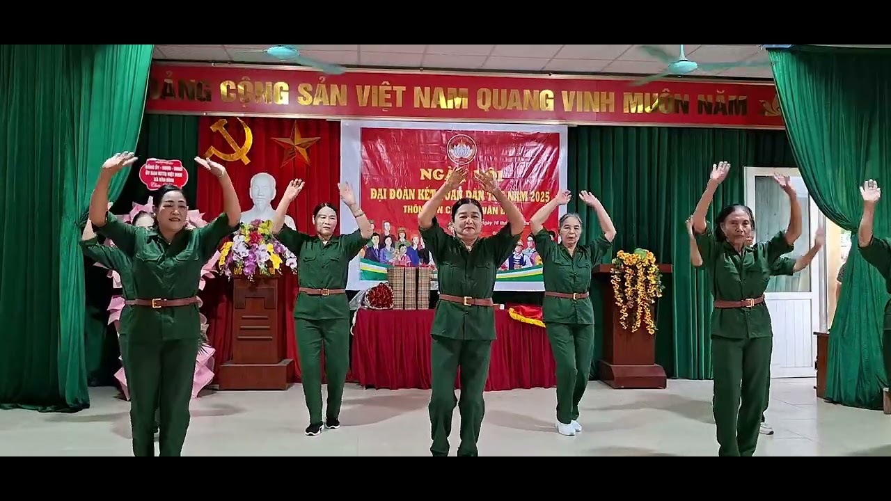 Đường Trường Sơn  Xe Anh Qua - CLB Dưỡng sinh Thôn Văn Cao - Vân Đình