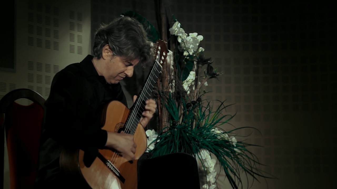 Thanos Mitsalas plays Tiento Antiguo by Joaquin Rodrigo