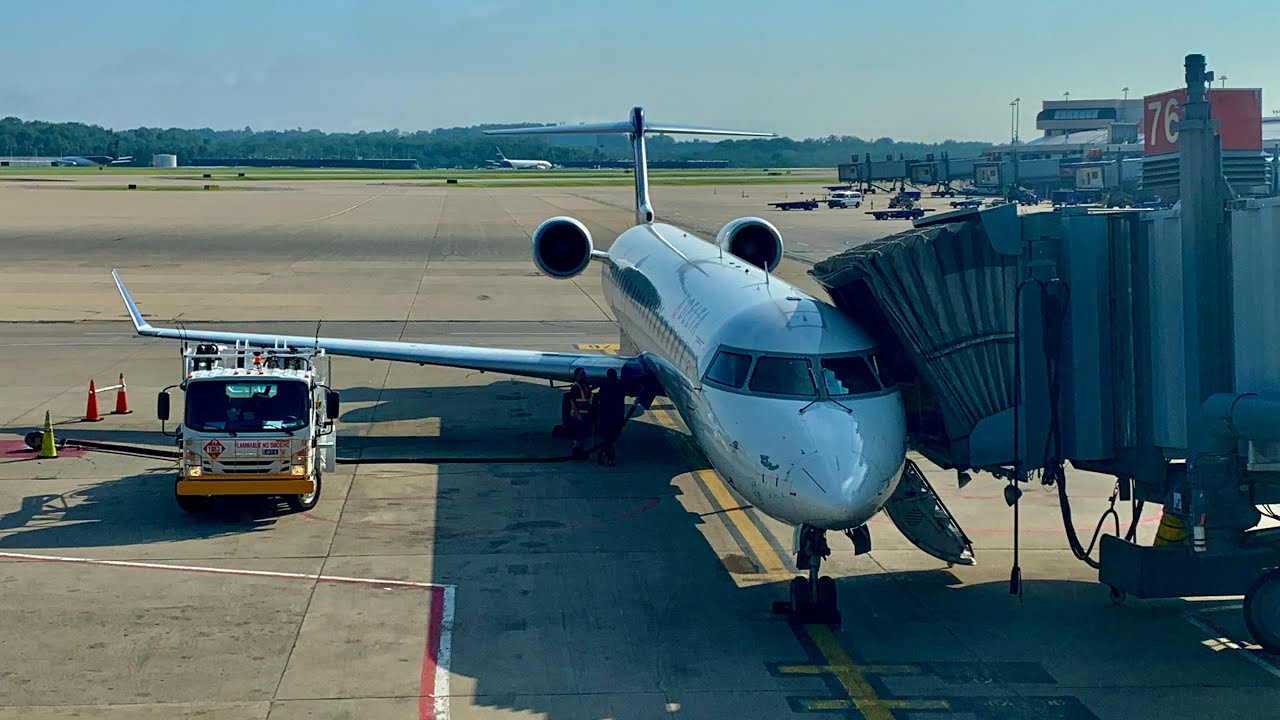 Delta Connection CRJ-900 Flight DTW-PIT