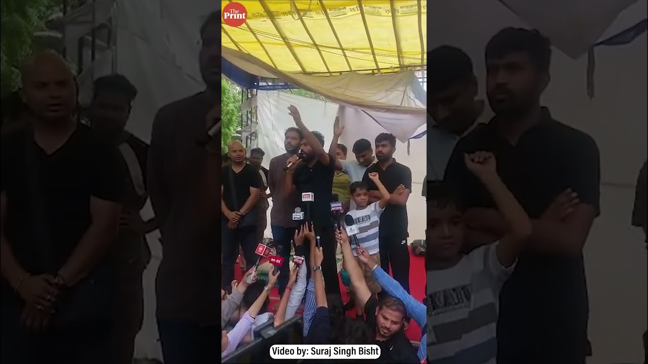 CJP founder Abhijeet Dipke addresses a press conference at Jantar Mantar | Sonam Wangchuk