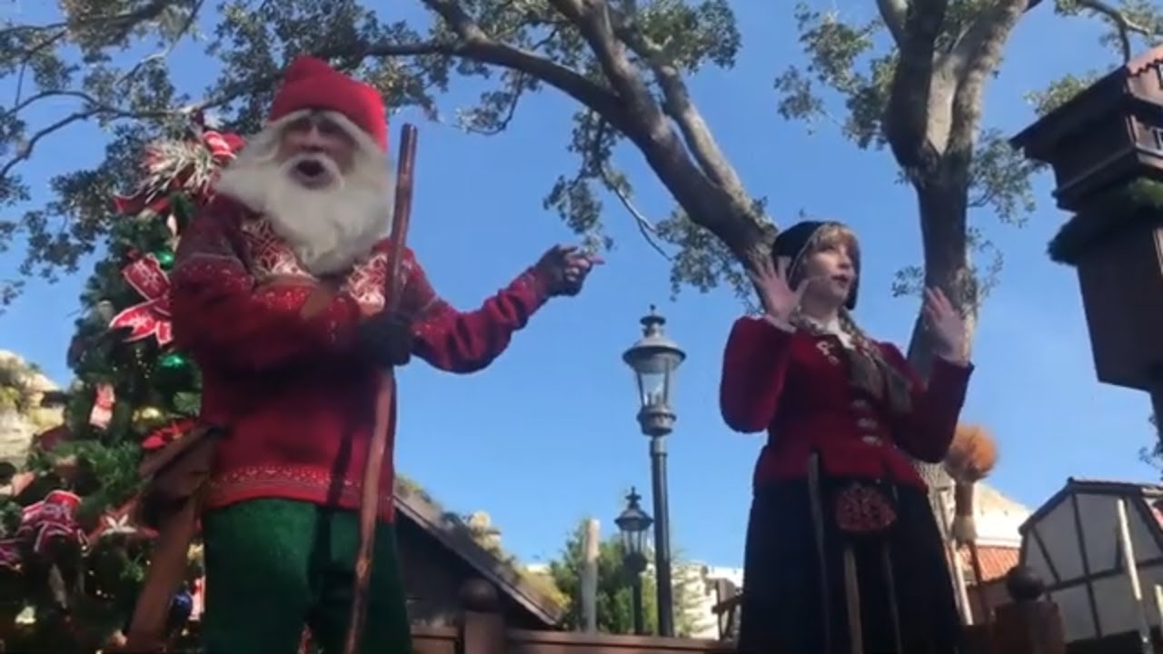 The Barn Santa of Norway | Epcot Holiday Storytellers | Festival of the Holidays