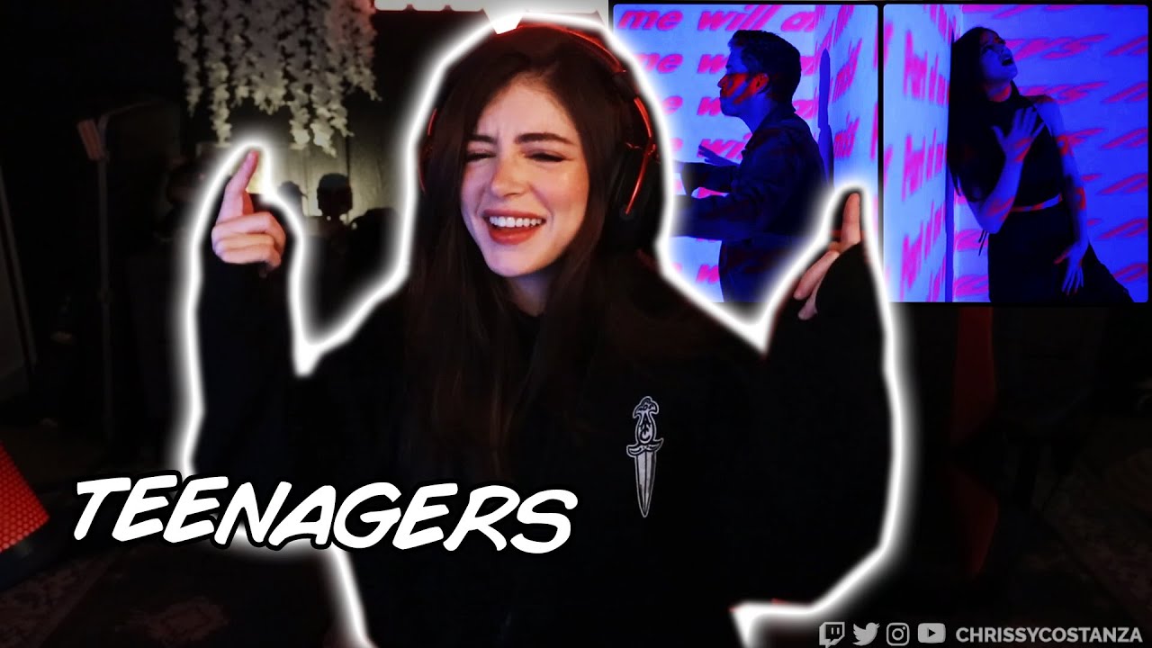 Chrissy Costanza shows 