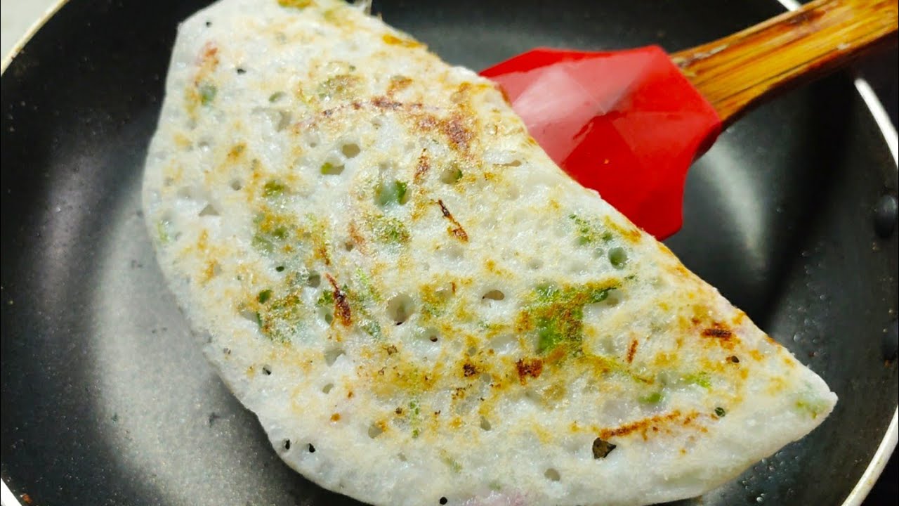 বেঁচে যাওয়া চালের গুঁড়ি দিয়ে কম সময়ে তৈরি করে নিন সবচেয়ে সহজ জলখাবার রেসিপি। Instant Dosa /