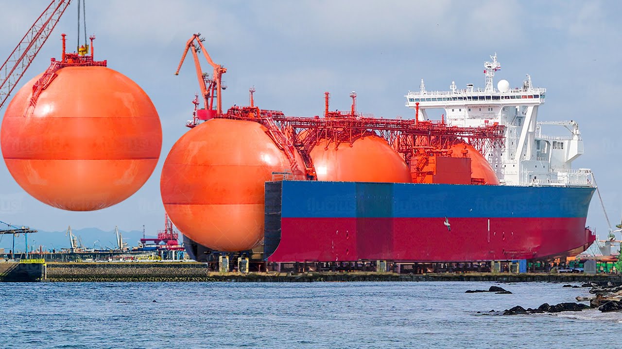 Inside Billion $ Shipyard Building World’s Largest LNG Tankers