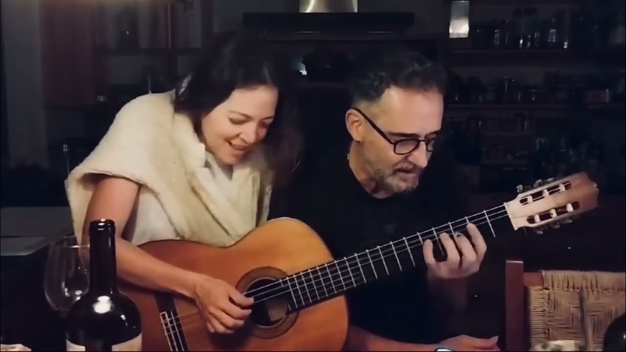 Natalia Lafourcade canta junto a Jorge drexler