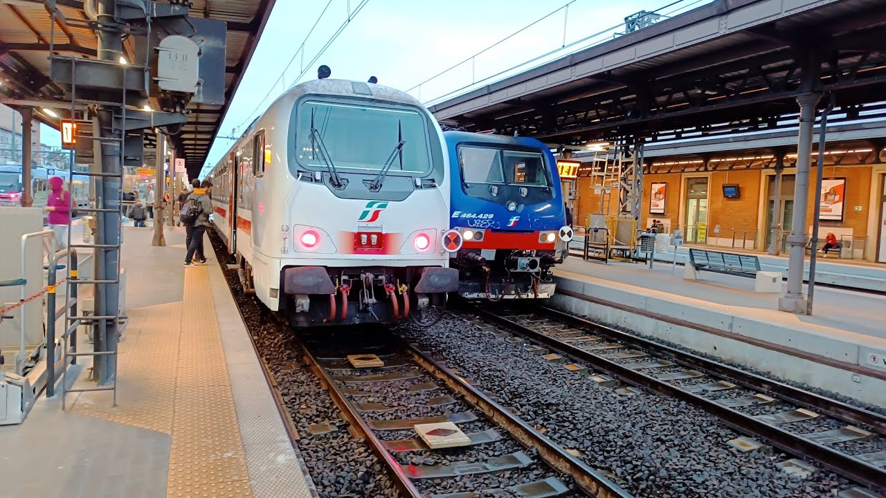 Treni di tutti i tipi tra passeggeri , invii , charter Lourdes, LIS e merci alla stazione di Arezzo