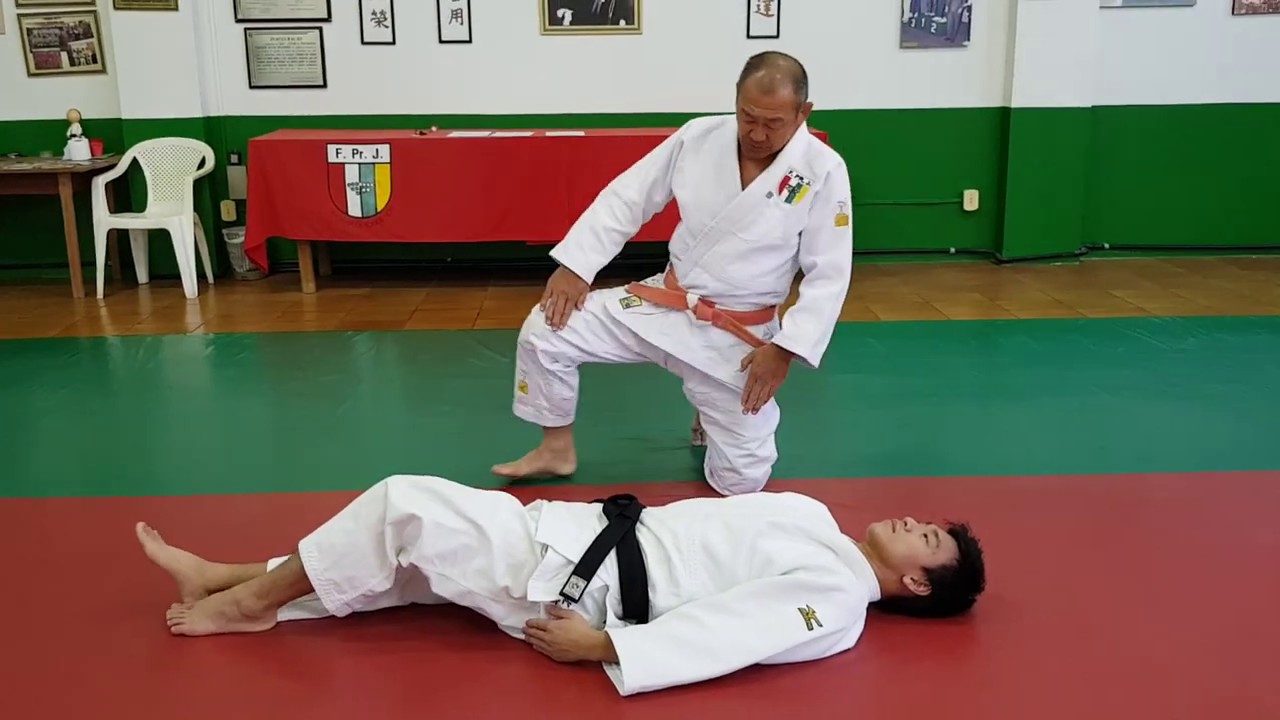 Kuzure yoko shiho gatame