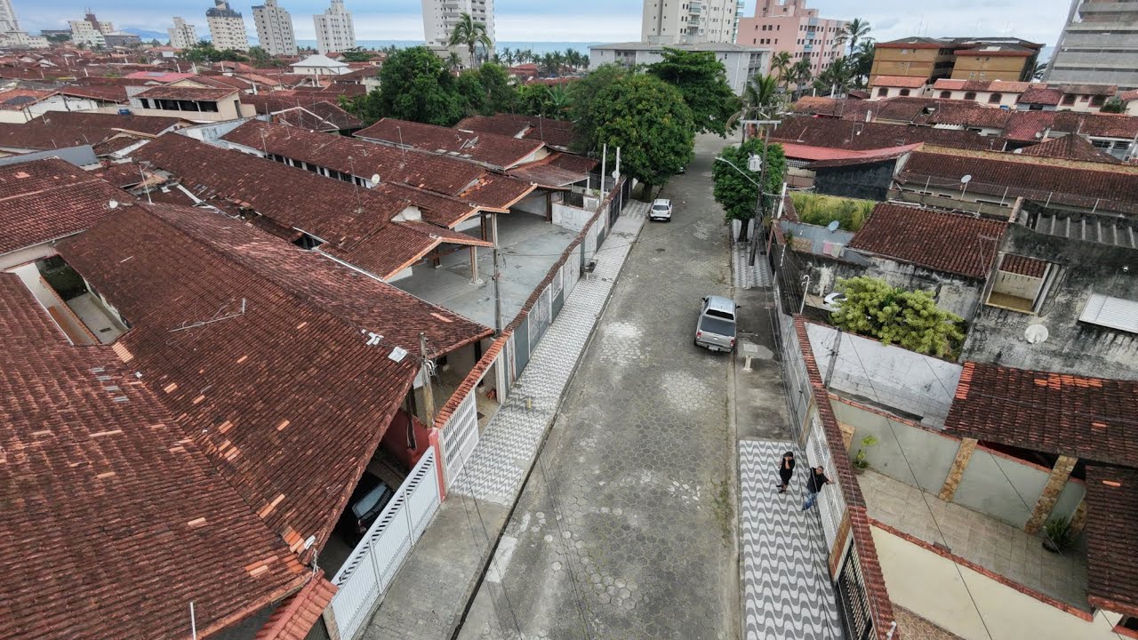 &Agrave; VENDA CASA PERTO DO MAR EM PRAIA GRANDE SP