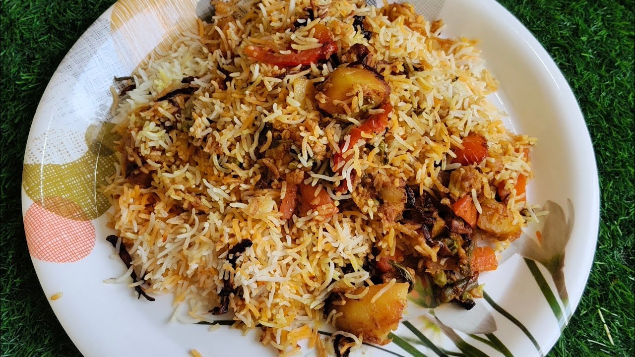 Simple ga mana intlo vunde vatithone veg Biryani #Roju rojuku cheff aipothunna anukondi#plz subscrib