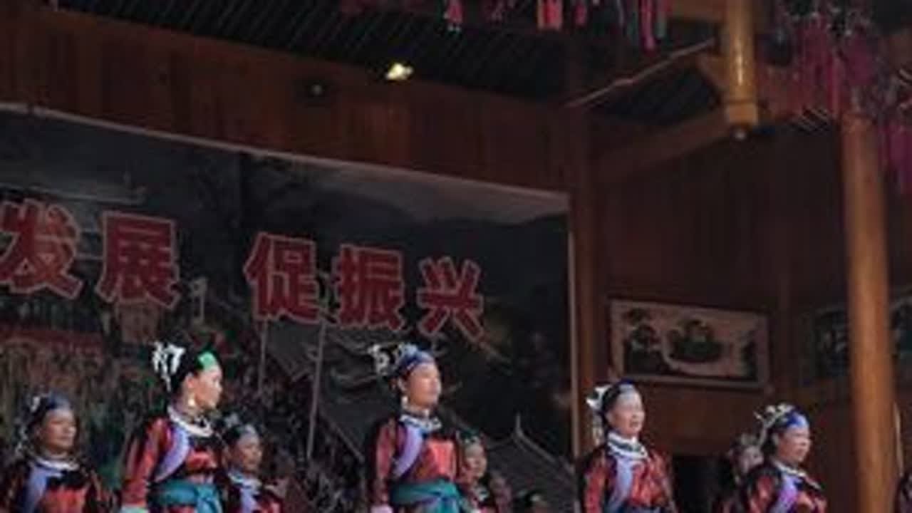 #山水家乡美广场舞 #演出现场视频 #少数民族的魅力 #少数民族服饰 #民族舞蹈舞出民族特色