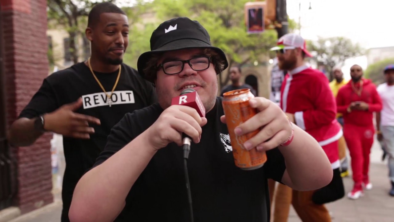 Just Juice (@JustTheJuice) spits bars for DJ Damage in Austin | Man On The Streets