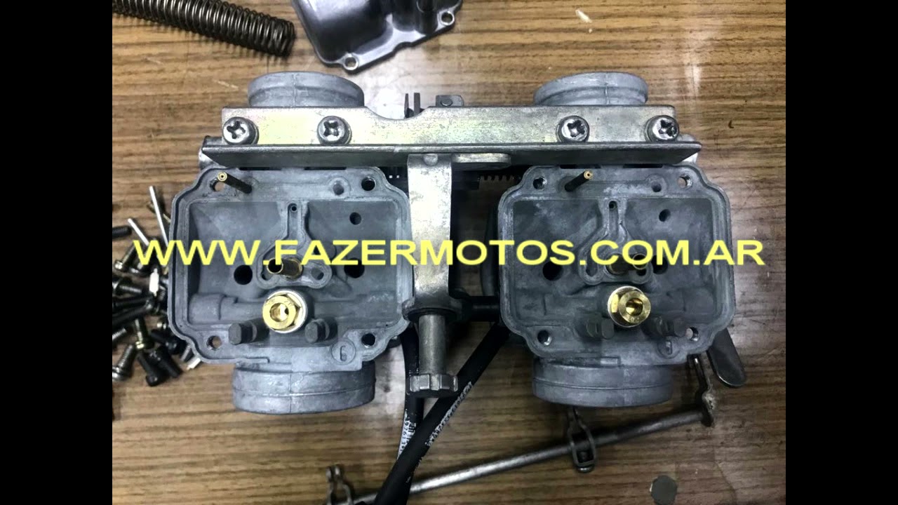 Reparaci&oacute;n carburador Honda CB 450 en mal estado de conservaci&oacute;n