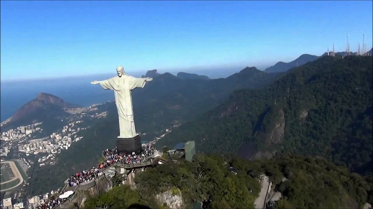 Voo de Paramotor no Cristo Redentor / Flying Paramotor Christ the Redeemer - Rio de Janeiro - Brasil