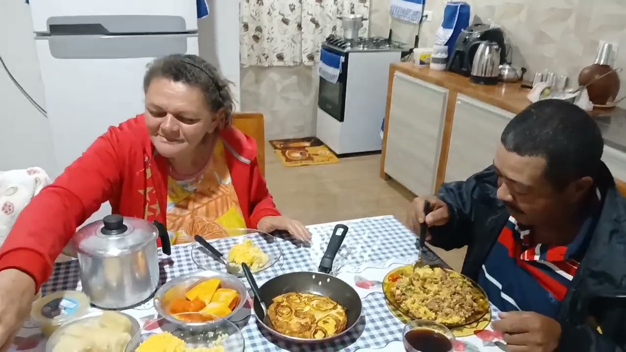 Nossa janta depois de um dia bem puxado no serviço 😉😉😉