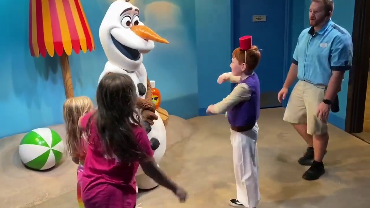 Olaf teaches Quinn, Alana and Ella his dance!
