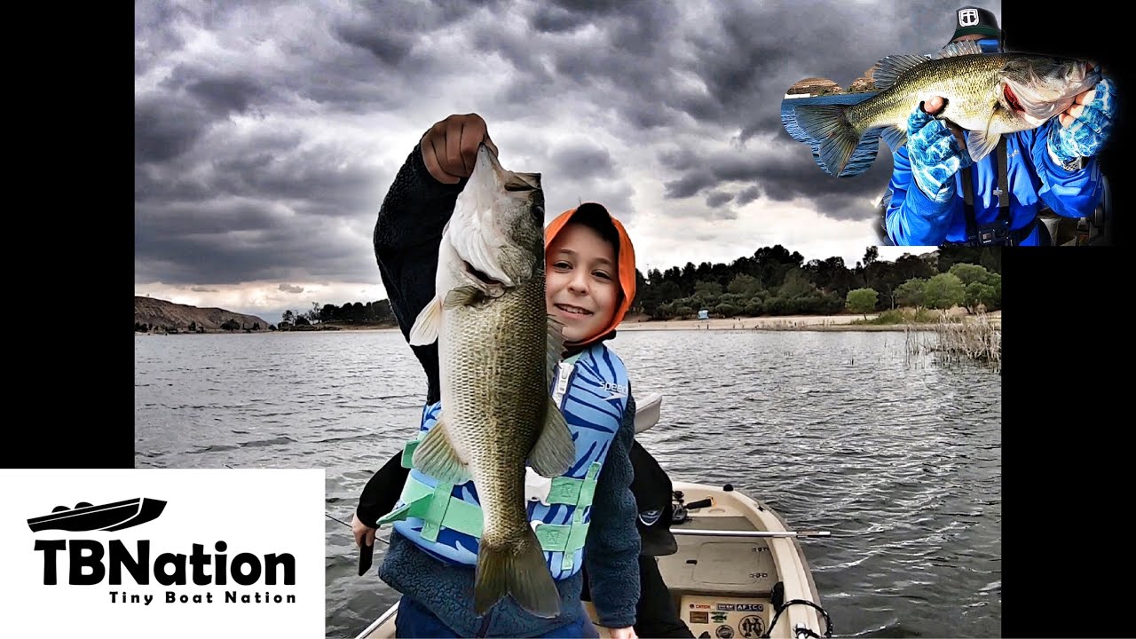 We Love the Tiny Boat!-Castaic Lagoon(Sundolphin pro 120)