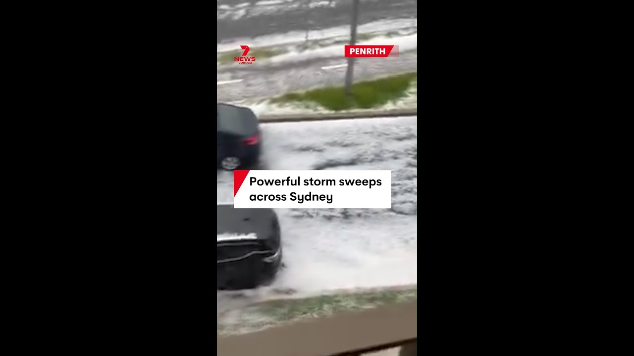 Мощный шторм обрушился на Сидней.