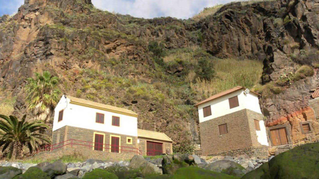 Visite a  Ribeira Brava.
