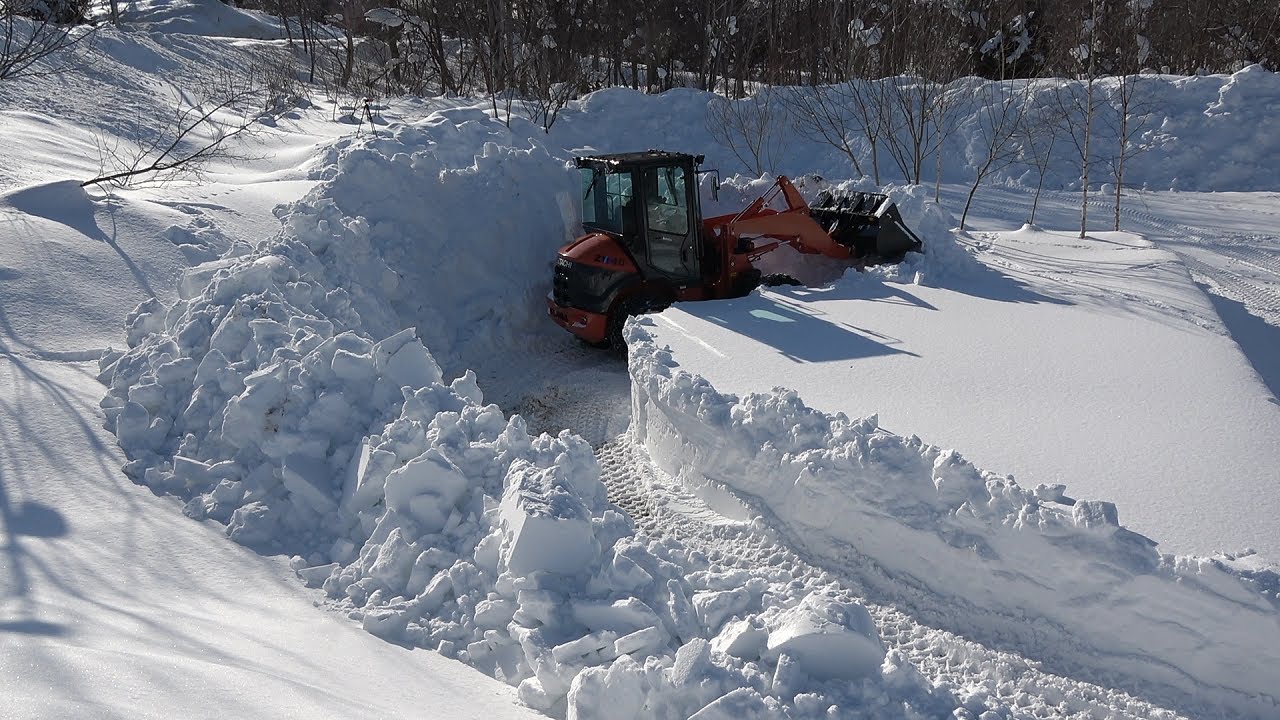 ホイールローダー除雪７２🌈 積雪１メートルに道を作ってみた 1