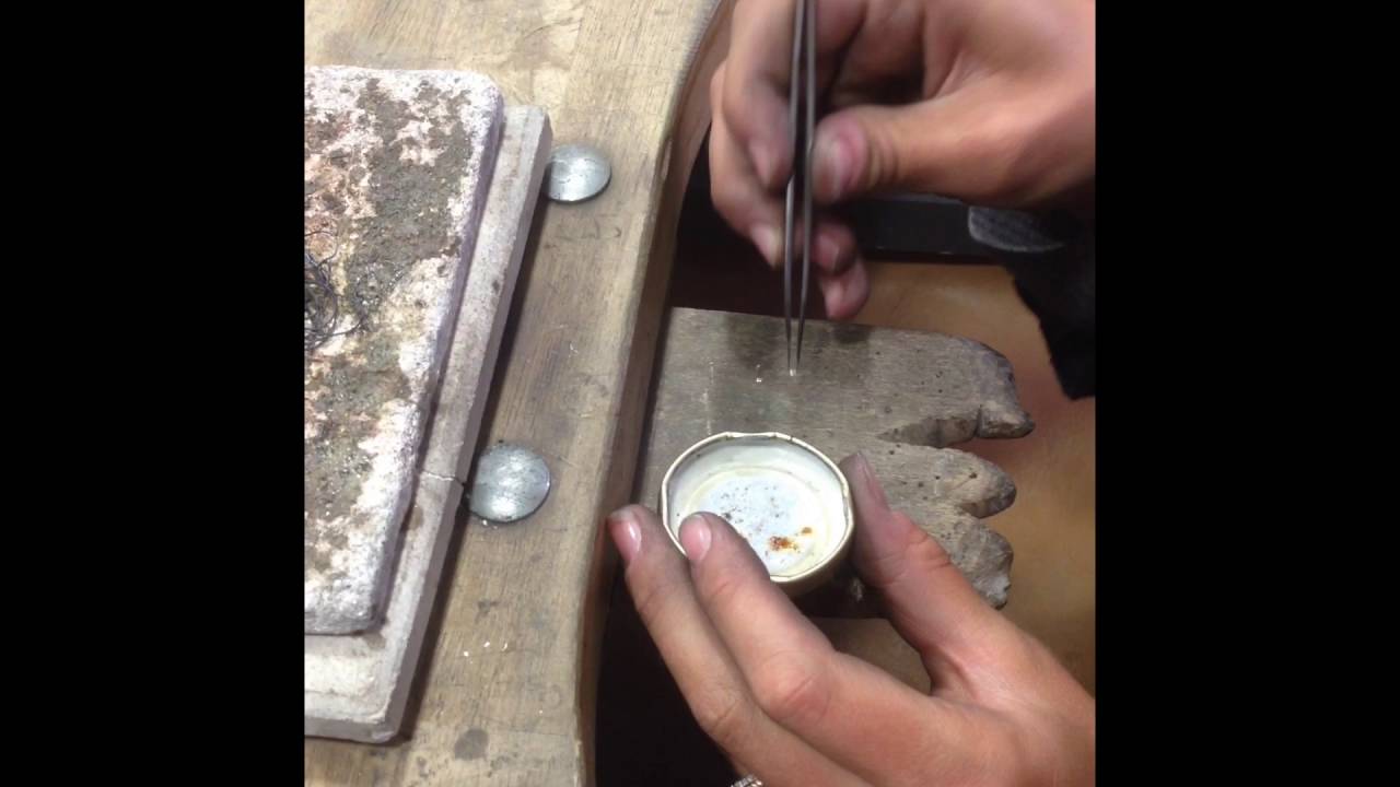 GRIFFON Joailliers fabrication d'un jonc en or par Mathilde