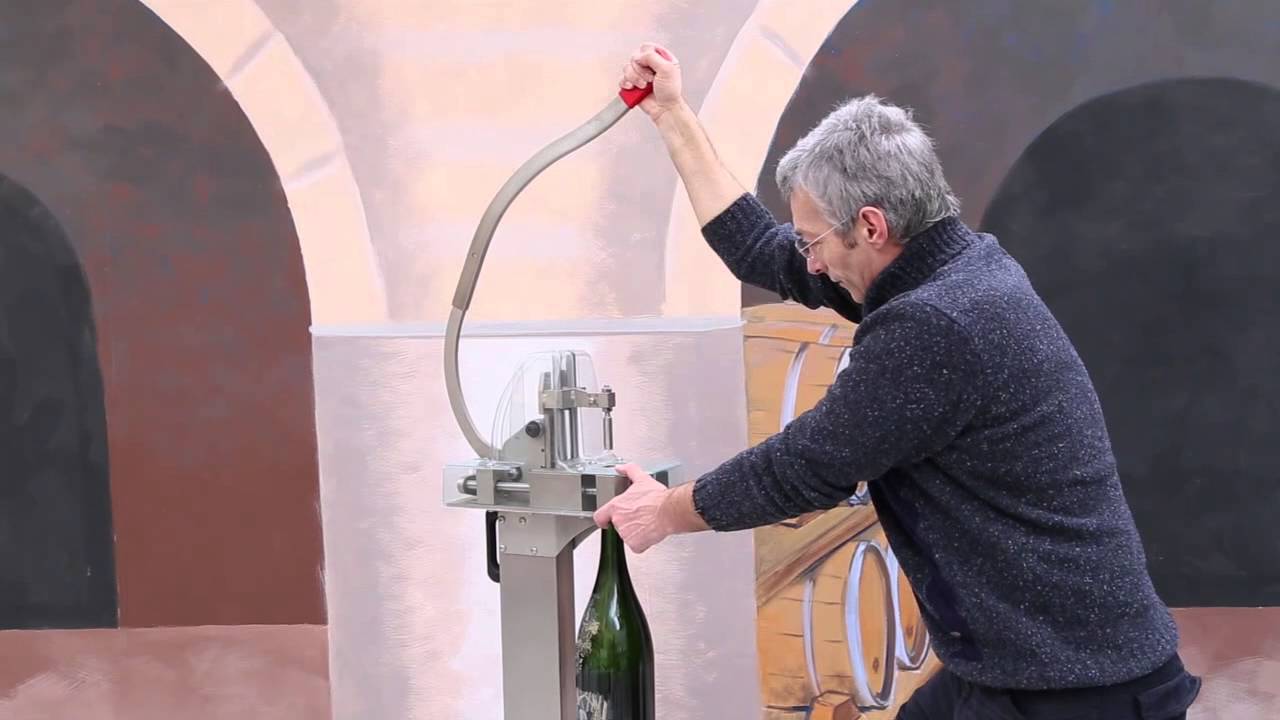 Boucheuse manuelle inox pour bouteilles de vin et champagne de 75 cl à 12 litres - Tom Press