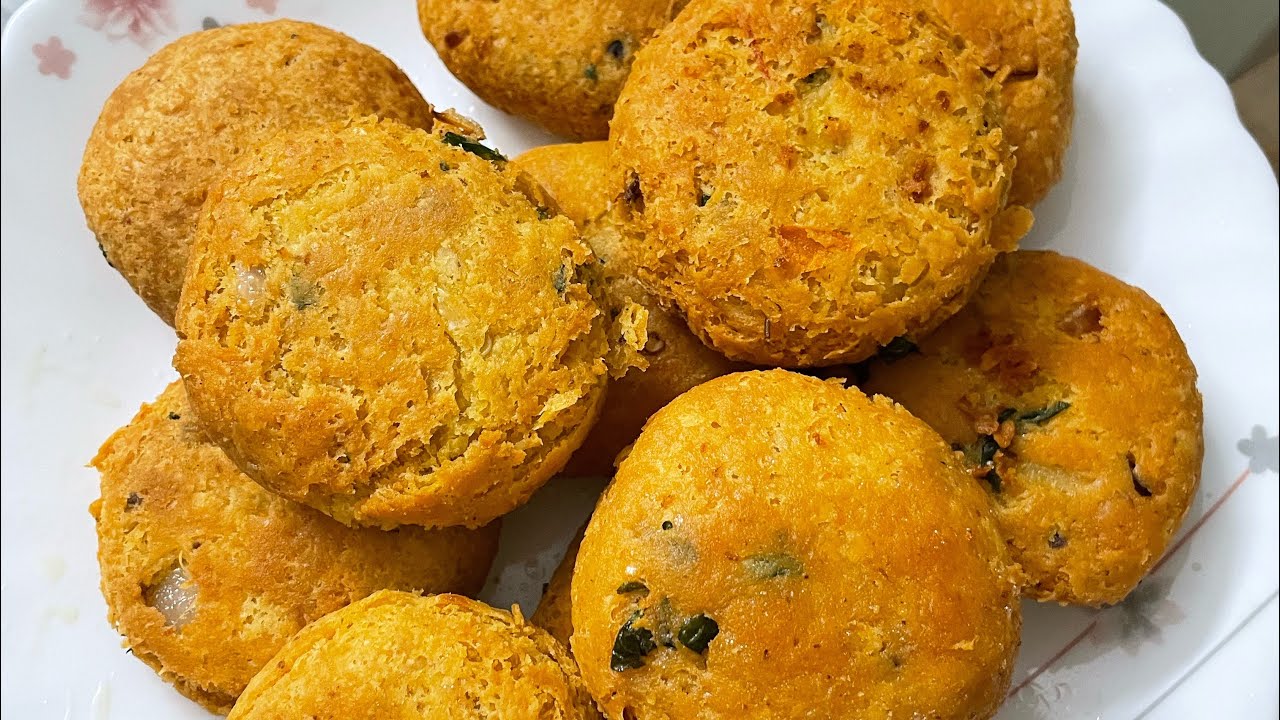 এক কাপ ডাল এবং ২পিস মুরগির মাংস দিয়ে মজাদার কাবাব।