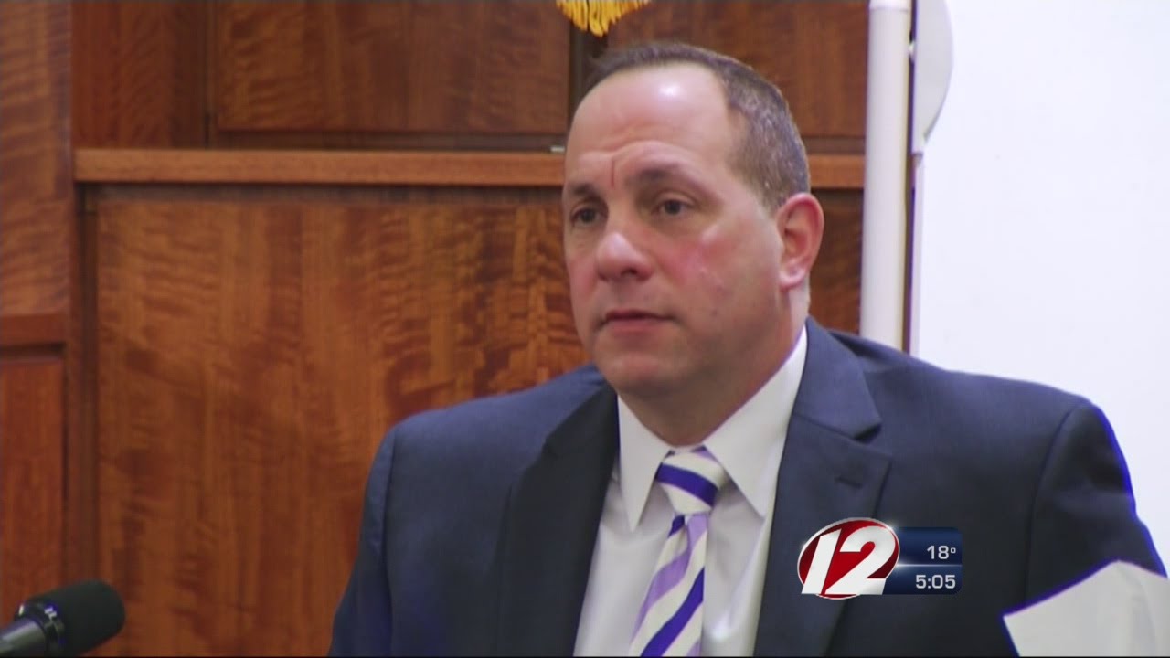 Hernandez defense to remove memorabilia from home during jury visit