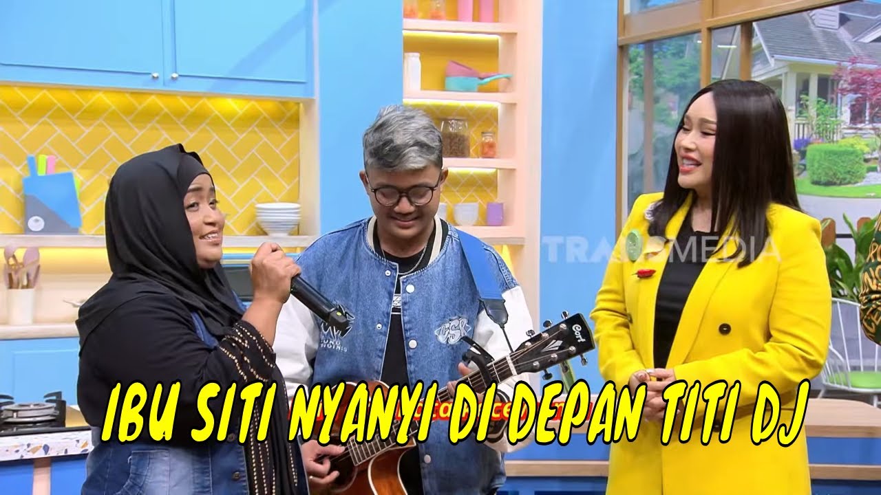 Ibu Siti Unjuk Suara Nyanyikan 
