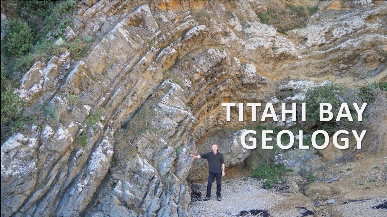 The Rocks of Titahi Bay, Wellington