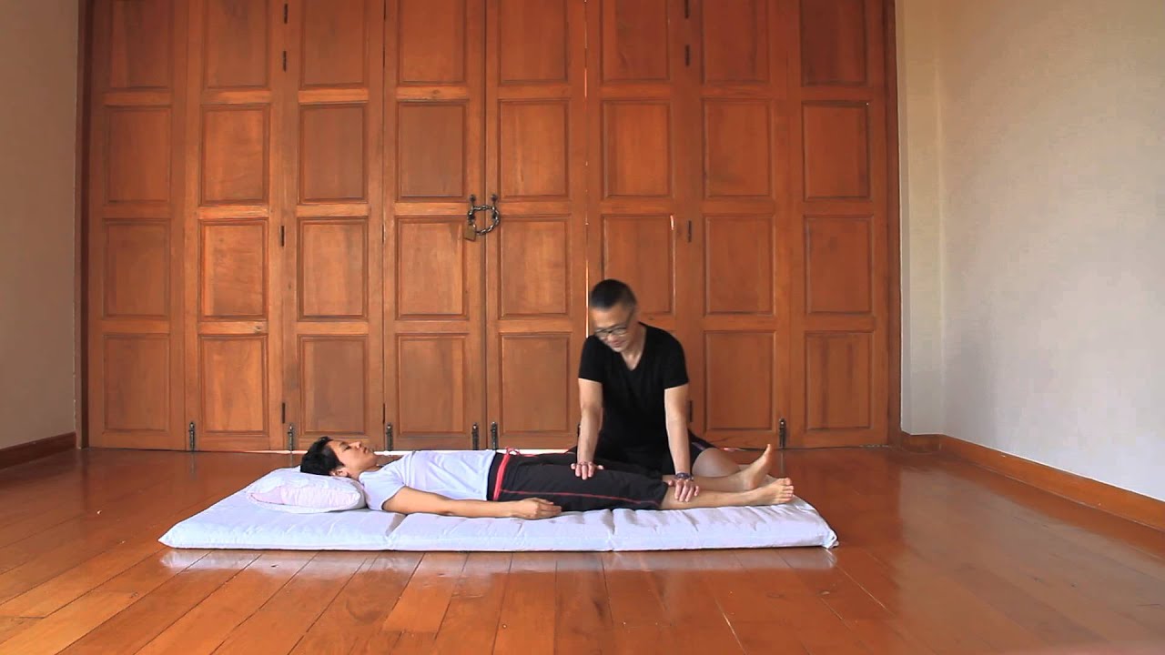 Sen Lines on Legs - Reviewing Thai Massage Techniques with Kam Thye Chow