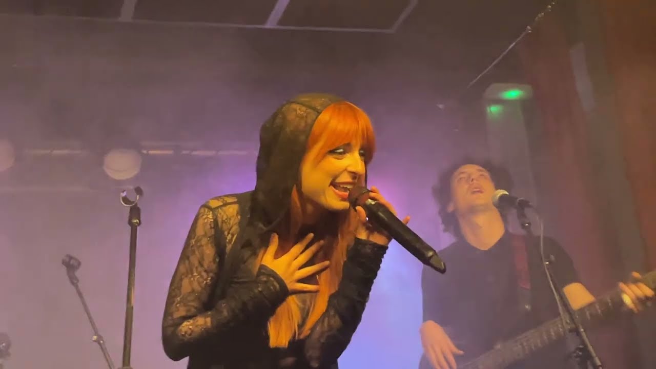 CHICA SOBRESALTO - La Estrella (Live Sevilla 2024)