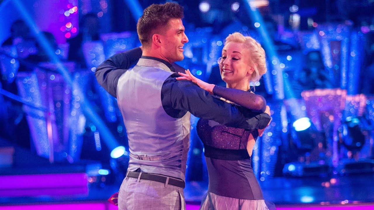 Helen George & Aljaz Skorjanec Quickstep to 'Can't Hurry Love' - Strictly Come Dancing: 2015