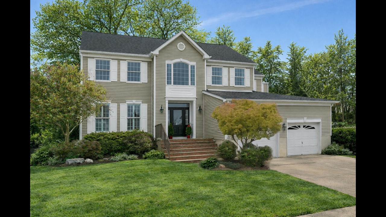 28 Presidential Path, Middletown