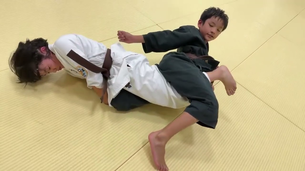 小学最強女子VS男子柔術スパーリング