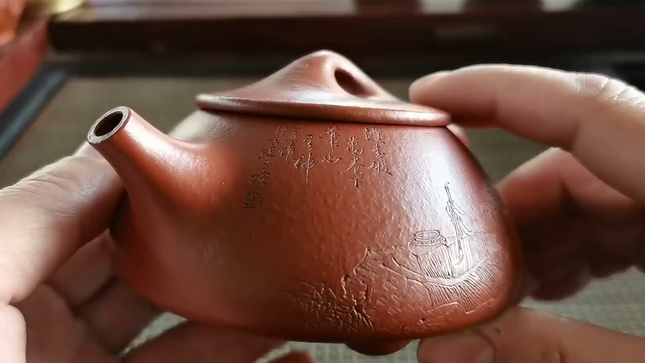 真真假假的朱泥壶，桌面上的4把朱泥壶，你能看出哪把是化工壶吗