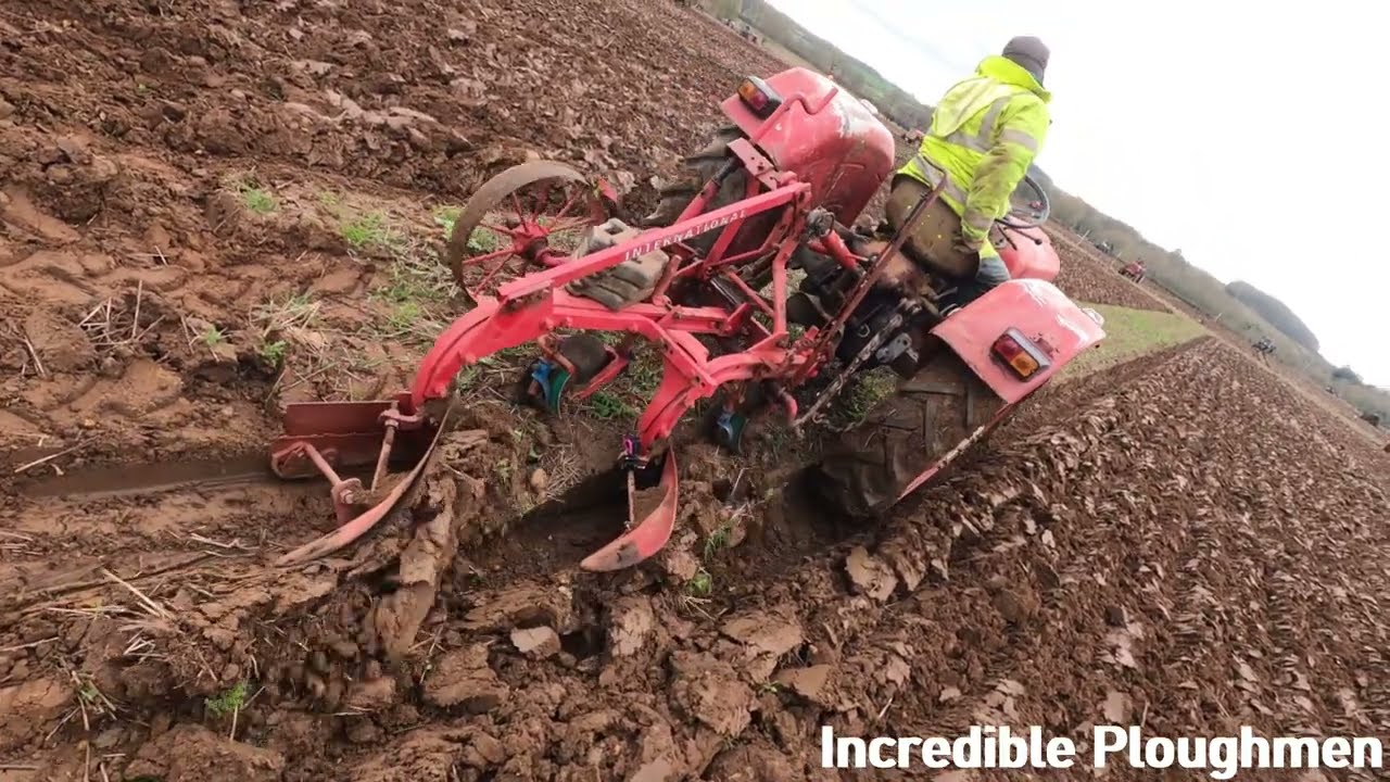 1967 Zetor 2011 1.6 Litre 2-Cyl Diesel Tractor (25 HP) with International Plough
