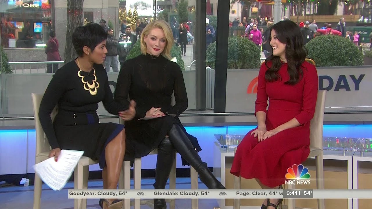 Jane Krakowski in black OTK boots (3 of 3 ) - 23-Dec-2015
