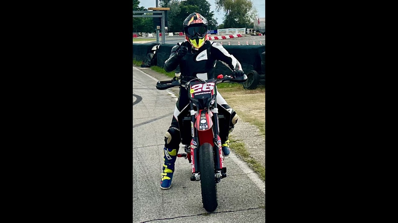 Aprilia SXV 450 vs Aprilia SXV 550 Supermoto