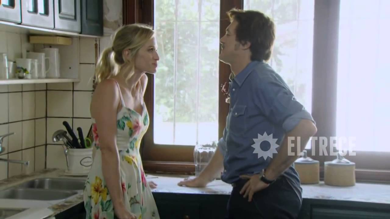 Lucila y Castro - En la casa de Castro
