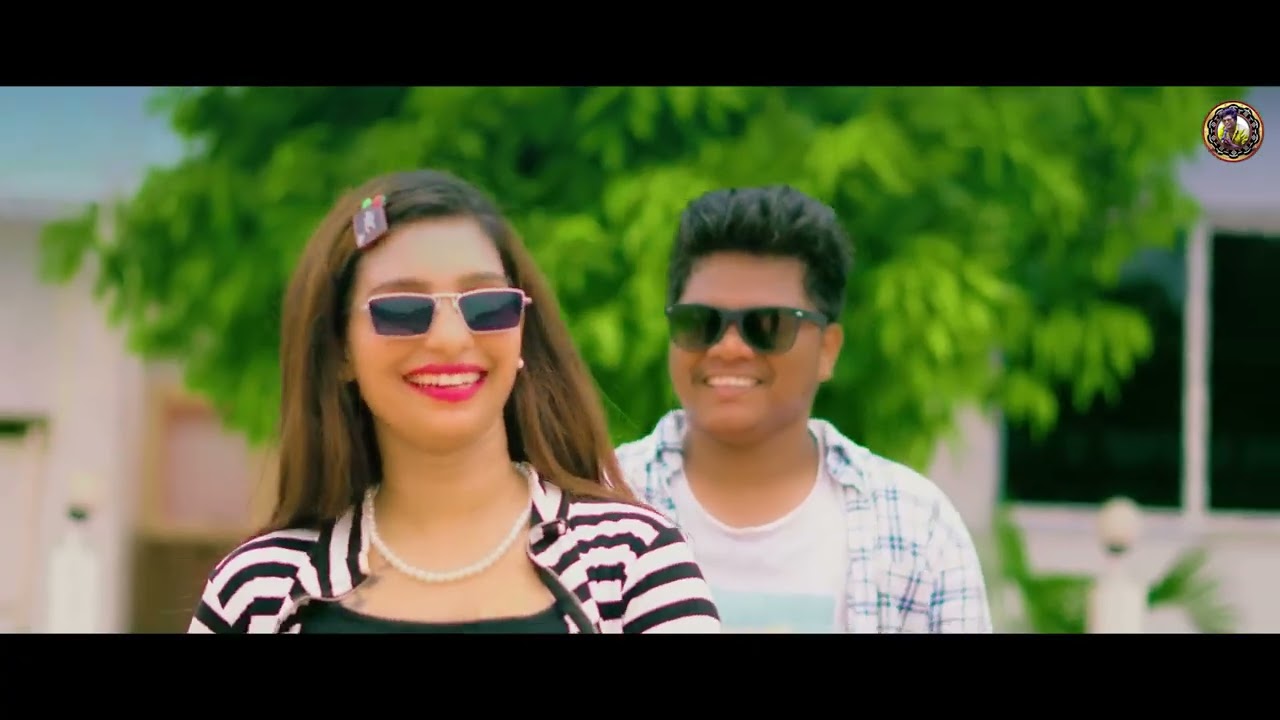 HAlADI LOGA FIGURE  KE DEKHI RASI TO  GOLI RE POSI.ASo MUNNA BHAI DANCE SUPER,,ENJOY KARIBA