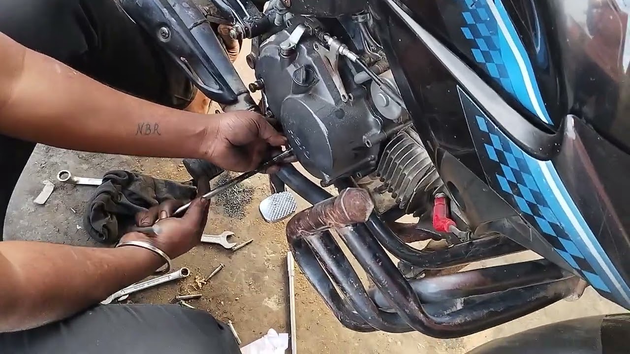 2 दिन पहले बना हैं मैकेनिक भाई से मिस्टेक हो जाने के कारण किक फ्री हो गया 