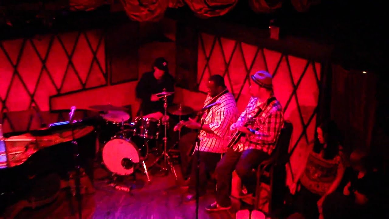 Nigel Hall Band - Everybody Wants to Rule the World