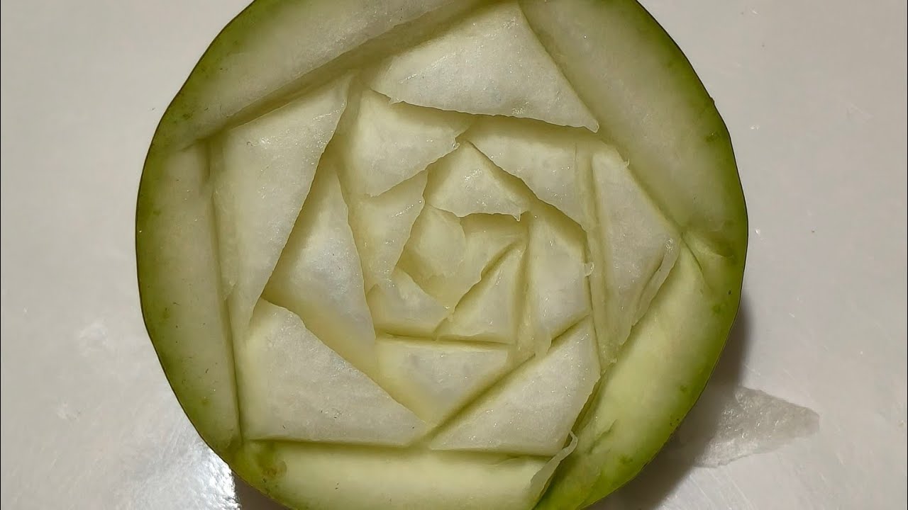 jeetu chef fruit carving  is live bottle gourd flowers 🌹 and onion 🧅 flower carving