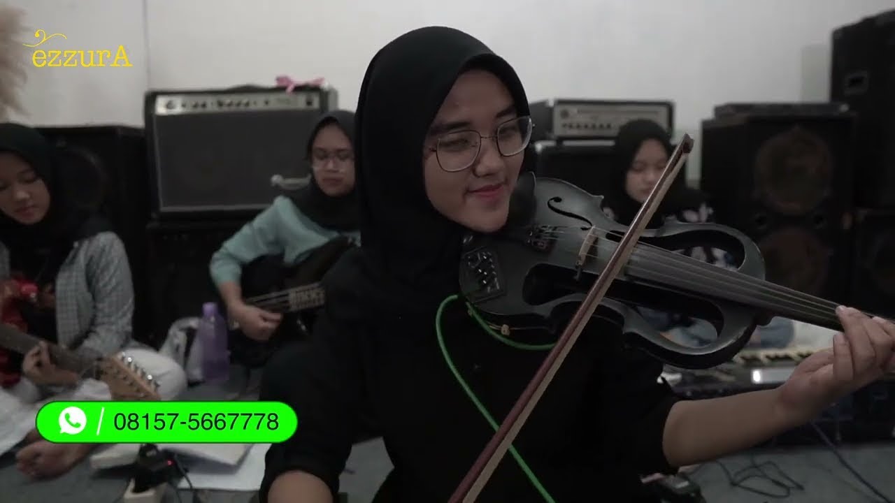 Ini dia terungkap sudah!! Bagi yang Penasaran senyuman gitaris EzzurA? Gara gara lagu ini #qasidah