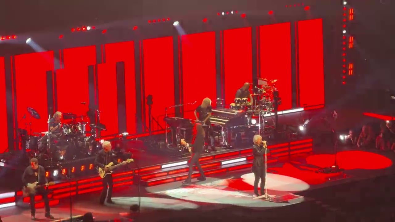 Bon Jovi - You Give Love A Bad Name w Time Machine - Live at Madison Square Garden 7/14/26