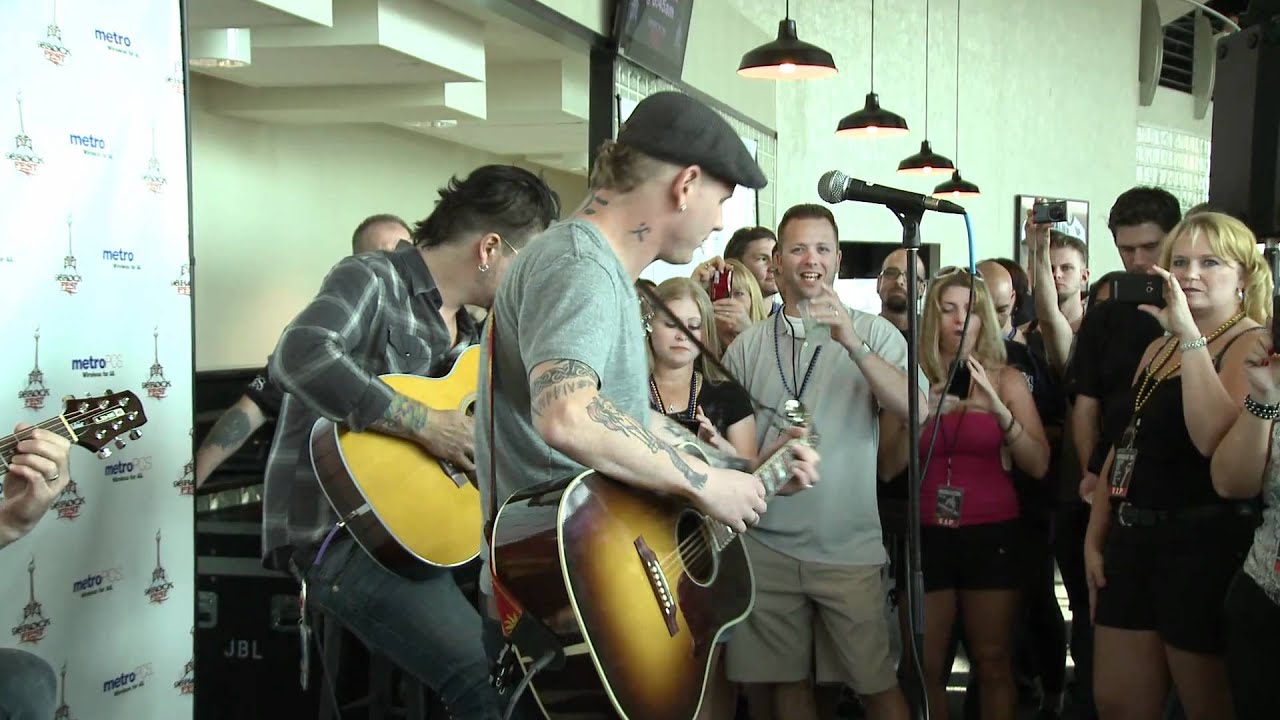 Stone Sour Acoustic Performance at 98 RockFest - Miracles