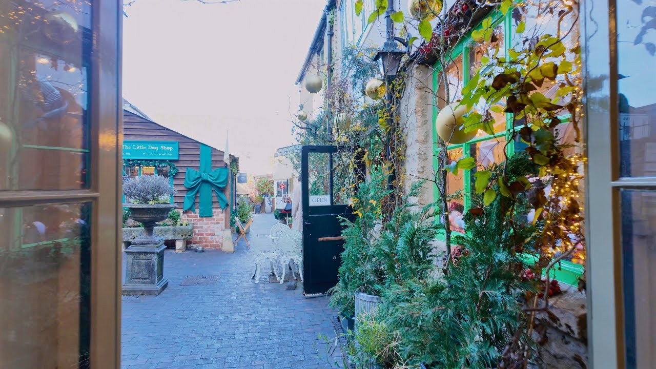 Christmas Luxury Window Shopping in Cirencester 🎄✨ | Cotswold Christmas Magic & Cosy Gift Ideas