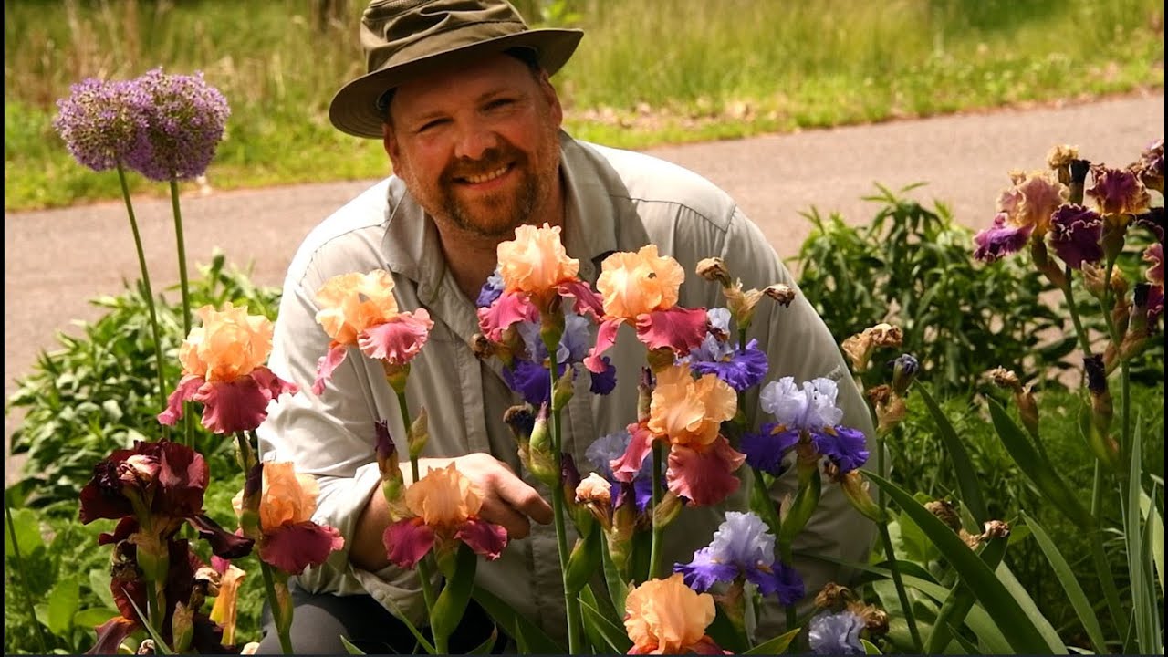 S3 E6 - June Garden Tour in Zone 4