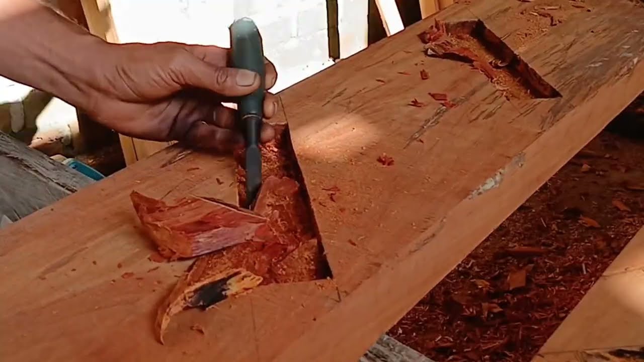Membuat tangga baru dari kayu cantik untuk rumah impian 