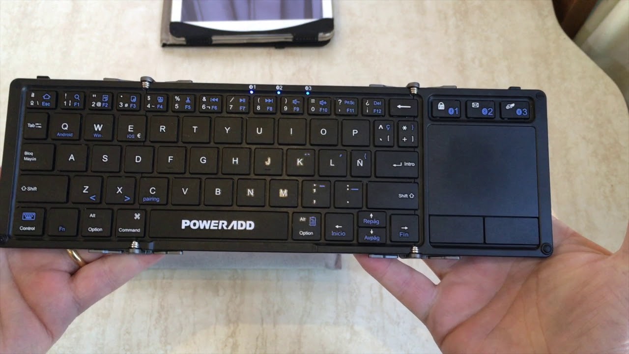 Un gadget curioso y útil. Teclado Bluetooth